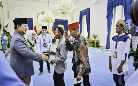 presiden-prabowo-ajak-masyarakat-jelajahi-istana-negara-di-acara-griya-idul-fitri