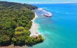 menikmati-pesona-pantai-pangandaran-yang-kental-dengan-alam-dan-budaya