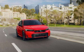 teknologi-e-hev-pada-honda-civic-2025-raih-penghargaan-10-best-engines-propulsion-systems-award-di-as