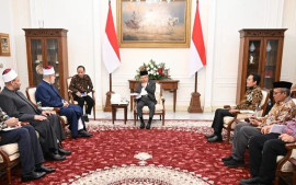 wakil-grand-syekh-al-azhar-beri-puji-atas-prestasi-mahasiswa-indonesia-kepada-wapres