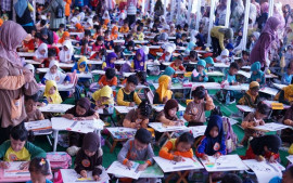 ratusan-guru-dan-siswa-tk-meriahkan-gebyar-prestasi-di-ciplaz-garut