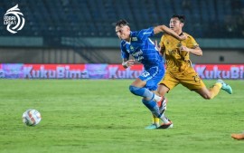 liga-1-bri-bhayangkara-fc-tak-bisa-ditaklukkan-oleh-persib